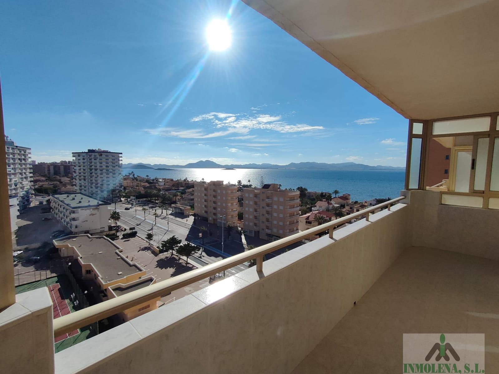 For sale of flat in La Manga del Mar Menor