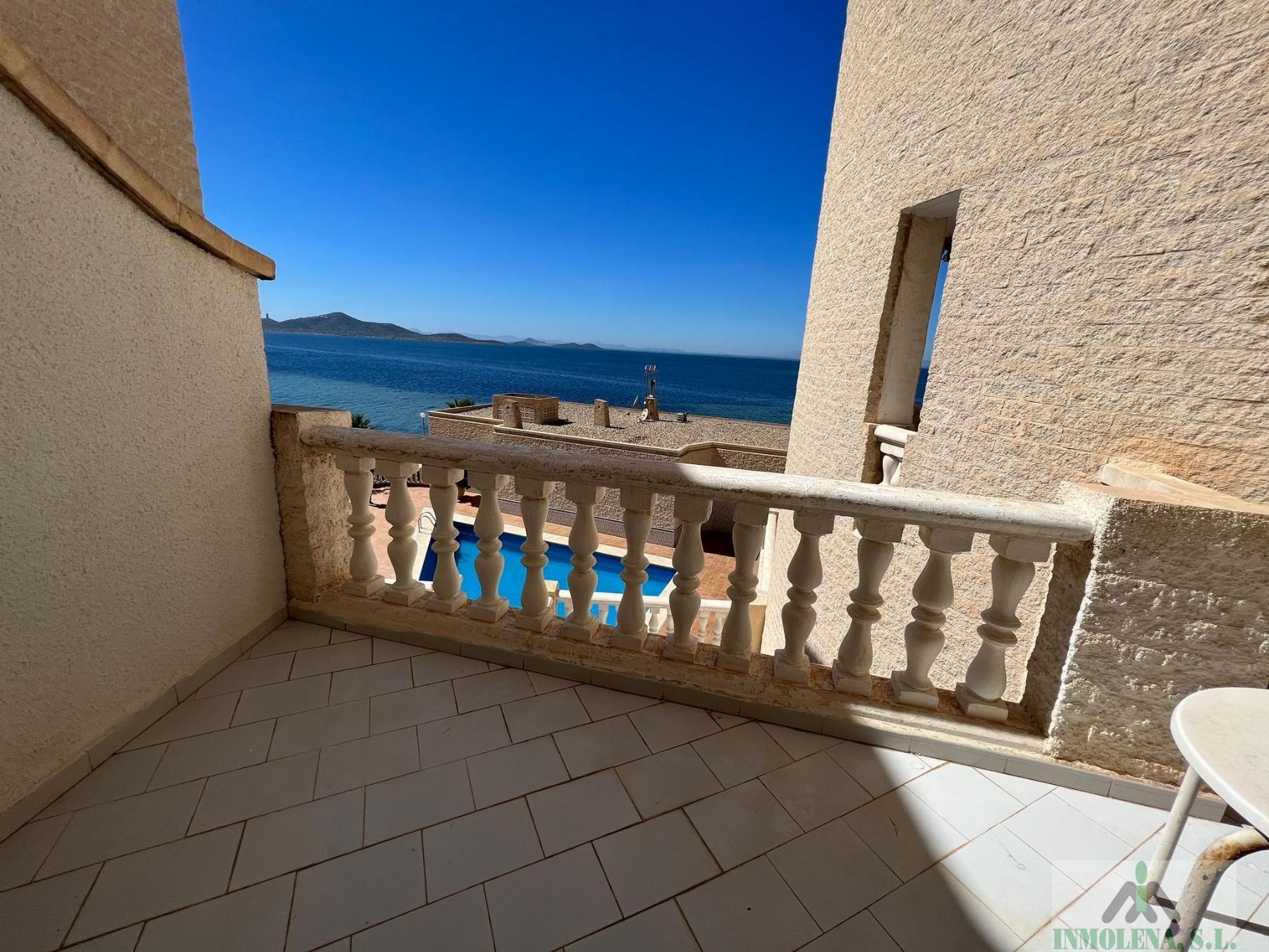 For sale of apartment in La Manga del Mar Menor