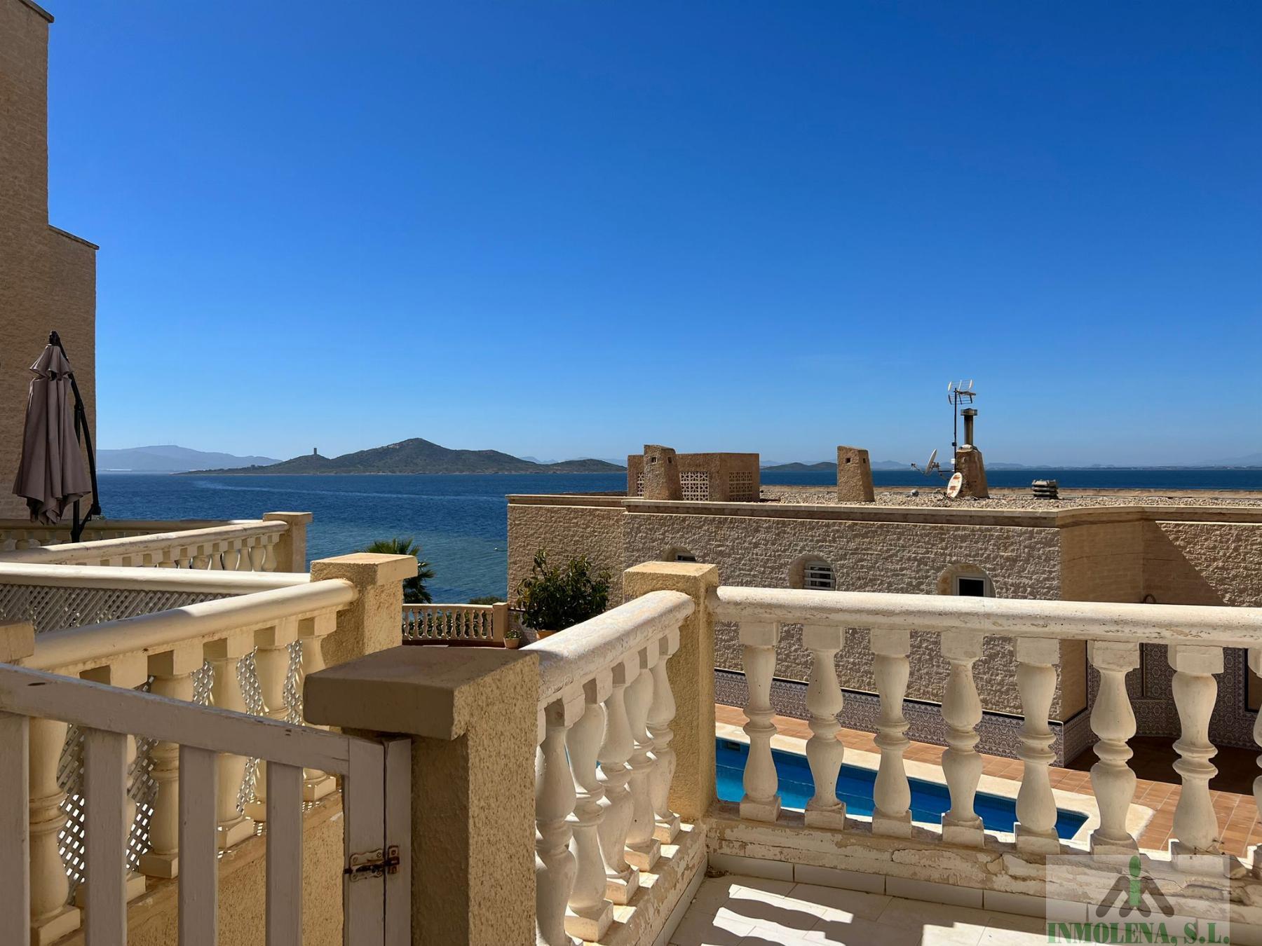 For sale of apartment in La Manga del Mar Menor