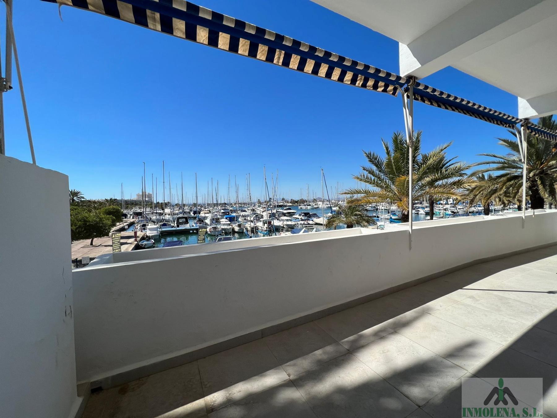 For sale of apartment in La Manga del Mar Menor