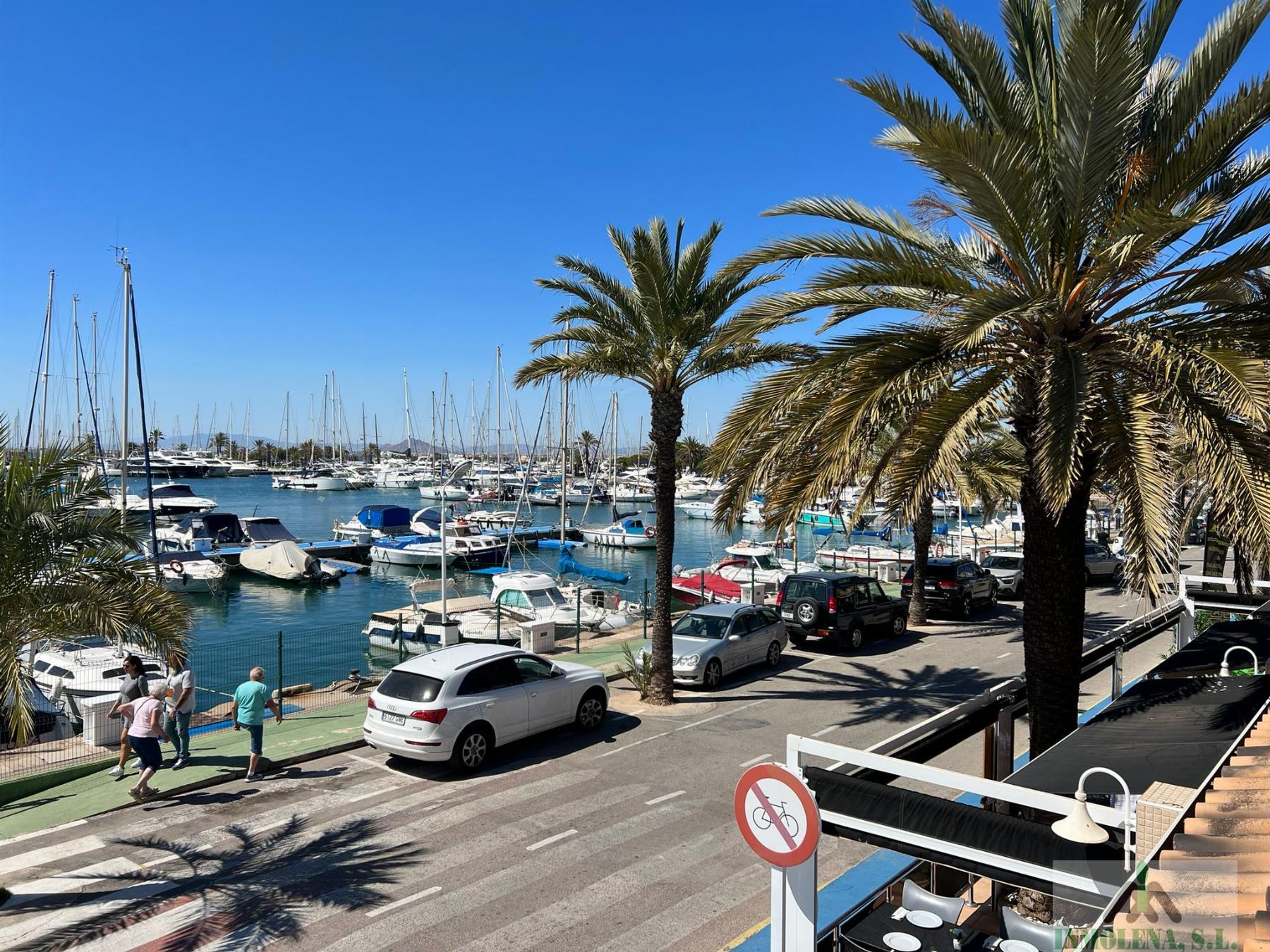 For sale of apartment in La Manga del Mar Menor