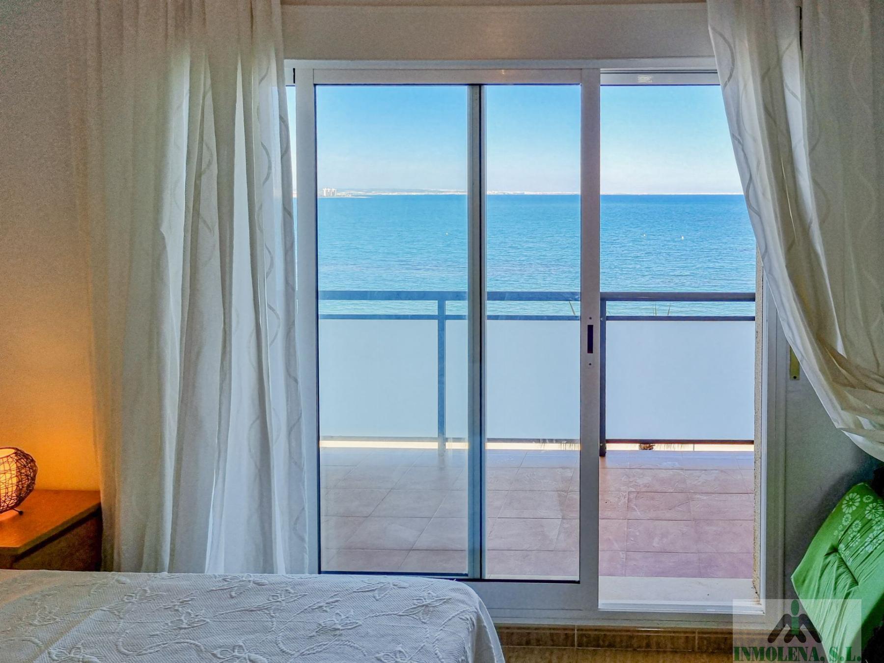 For sale of flat in La Manga del Mar Menor