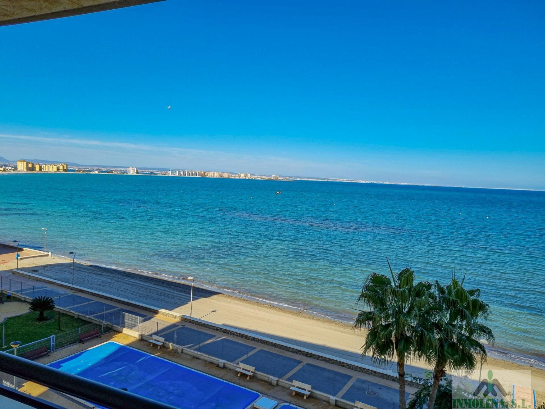 For sale of flat in La Manga del Mar Menor
