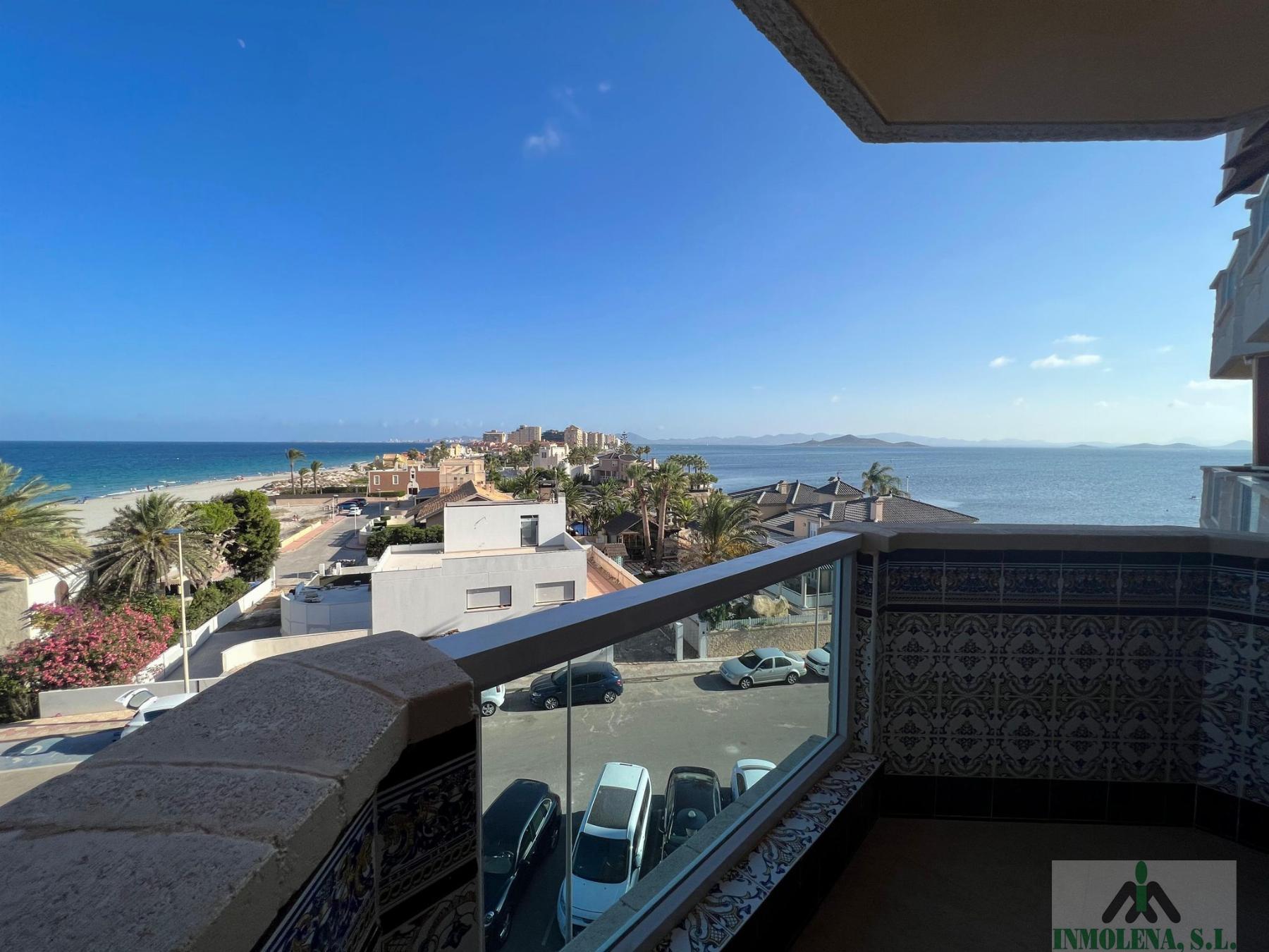 For sale of flat in La Manga del Mar Menor