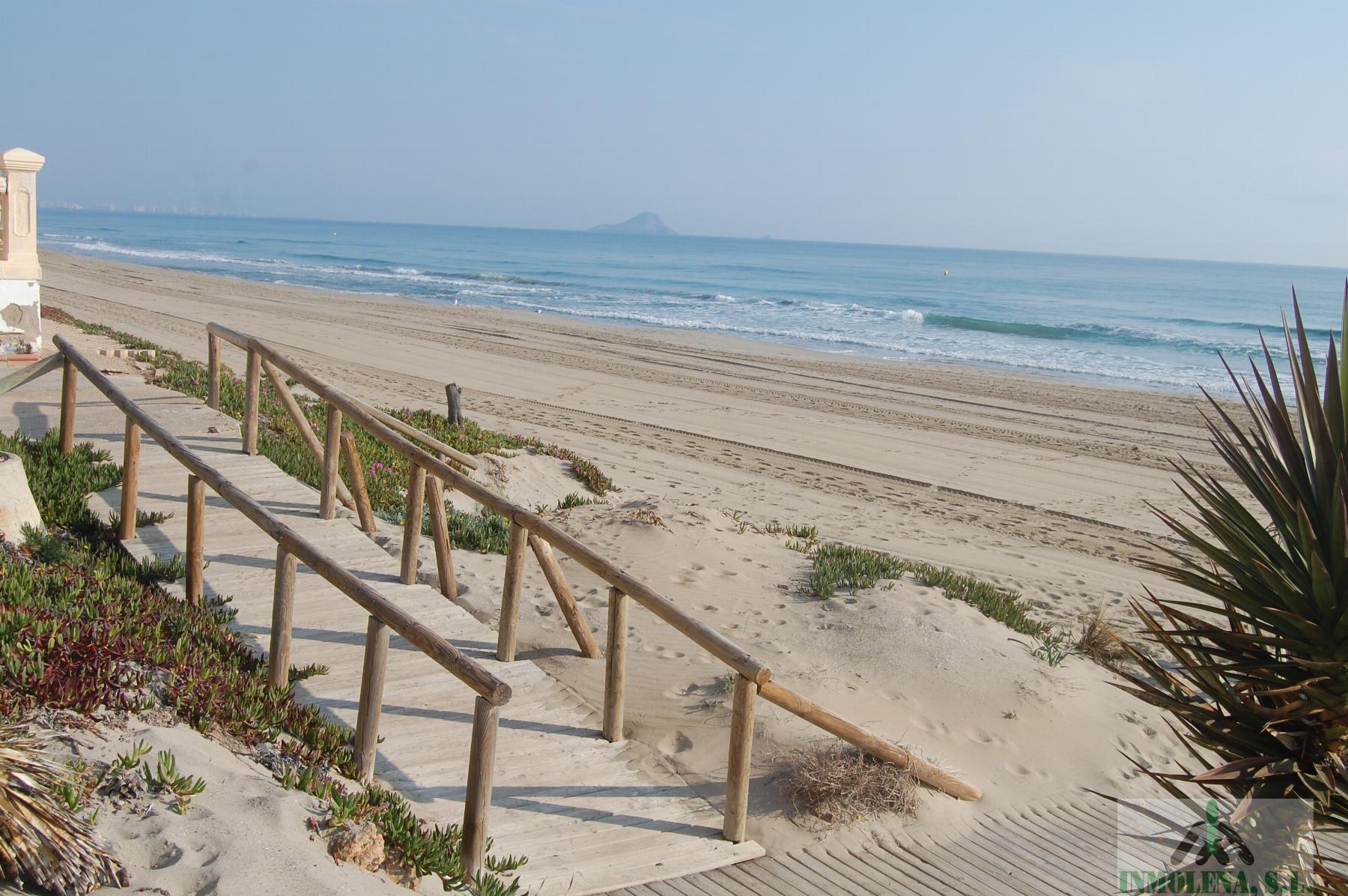 For sale of ground floor in La Manga del Mar Menor