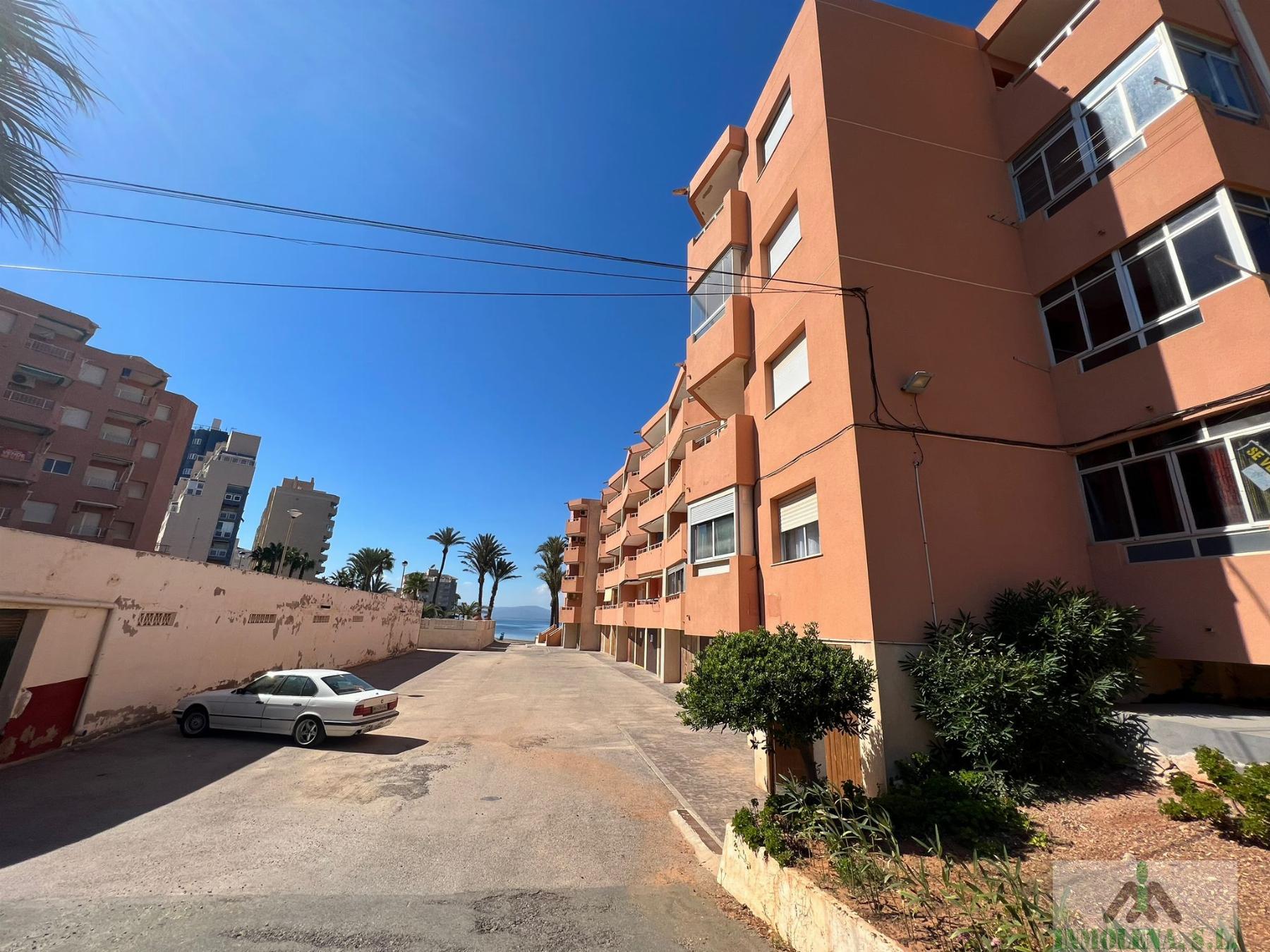 For sale of flat in La Manga del Mar Menor