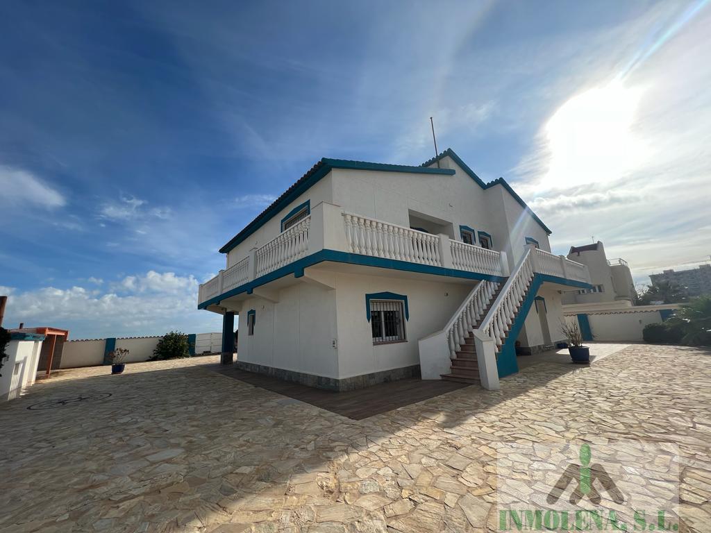 For sale of chalet in La Manga del Mar Menor