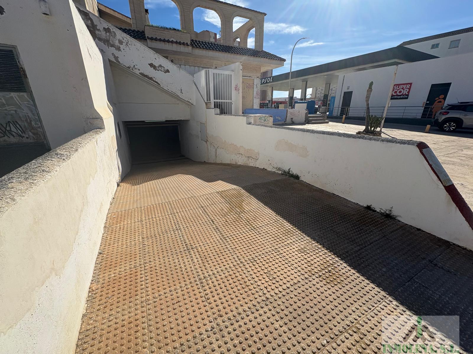 Venta de garaje en La Manga del Mar Menor