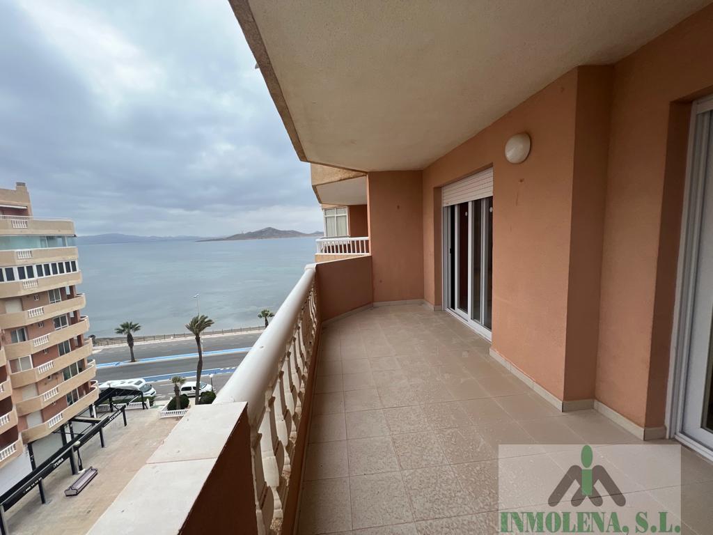 For sale of apartment in La Manga del Mar Menor