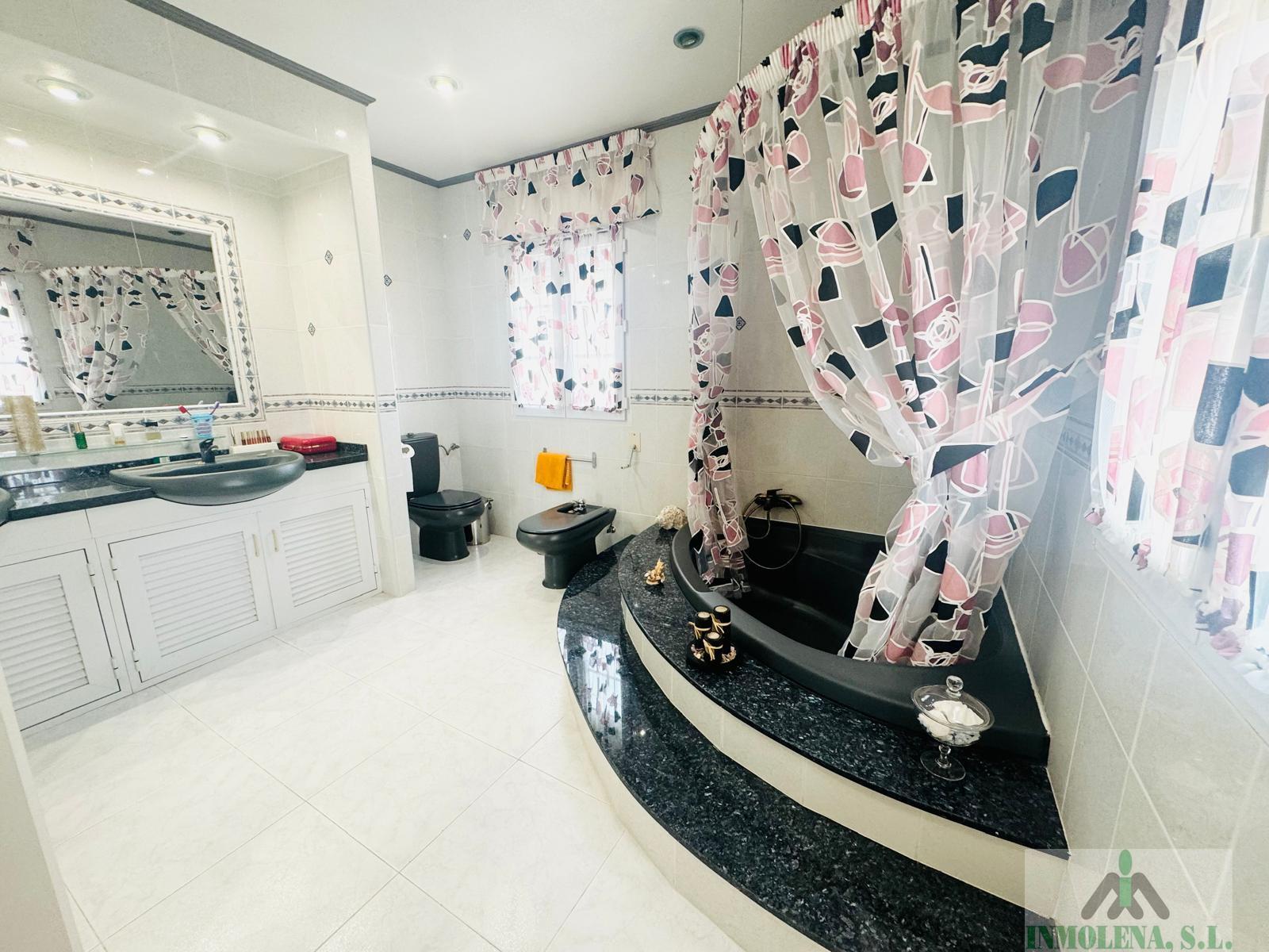 For sale of chalet in La Manga del Mar Menor
