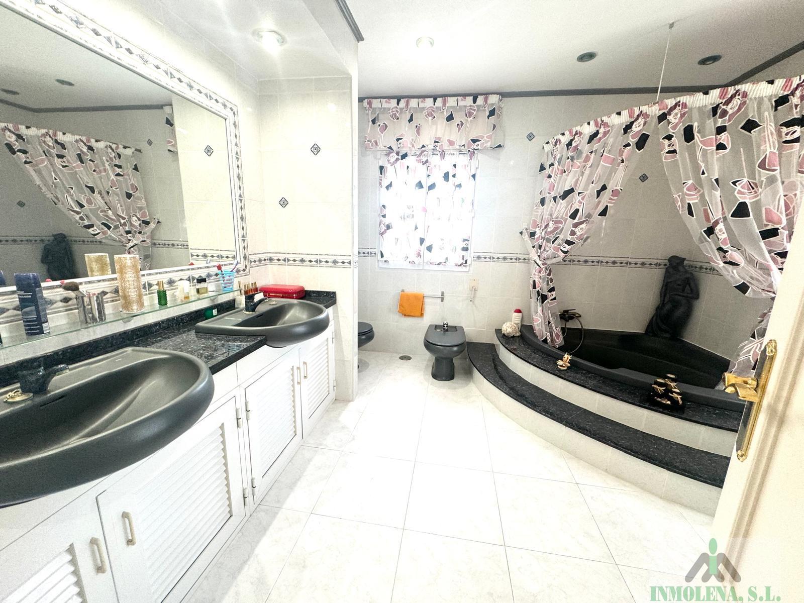 For sale of chalet in La Manga del Mar Menor
