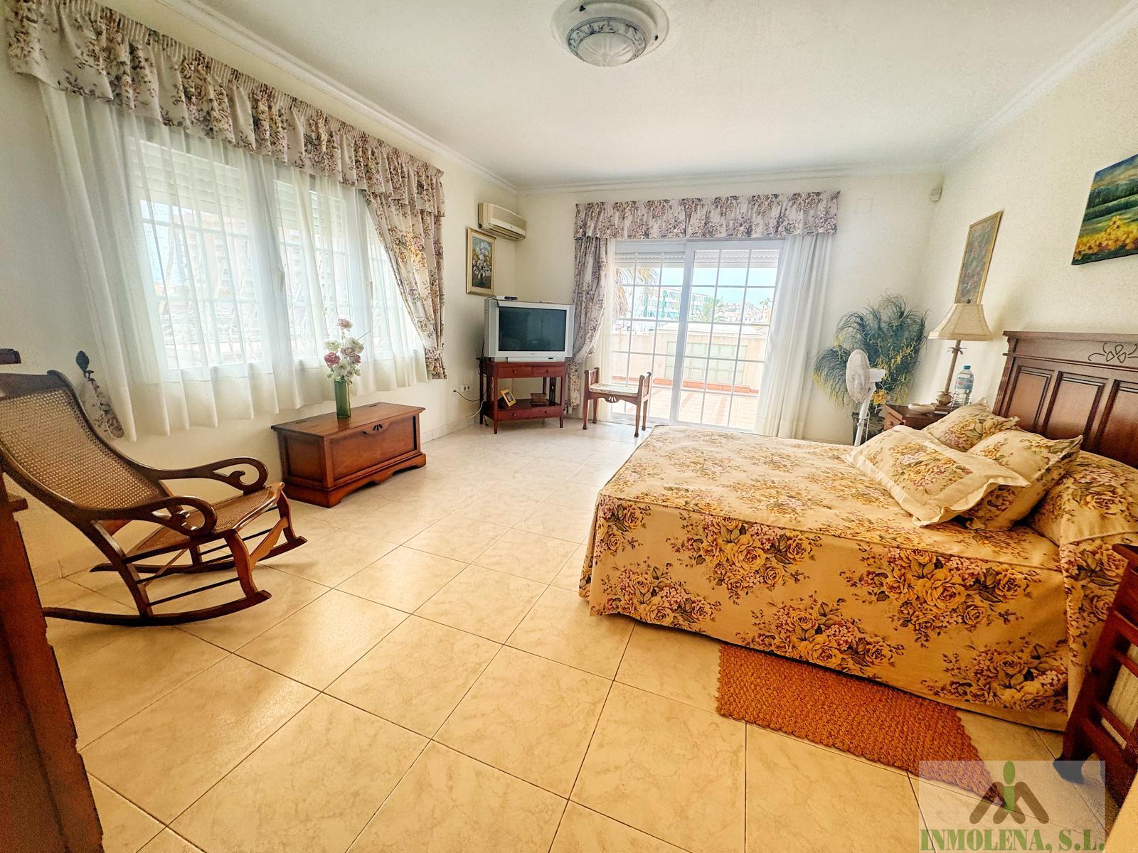 For sale of chalet in La Manga del Mar Menor