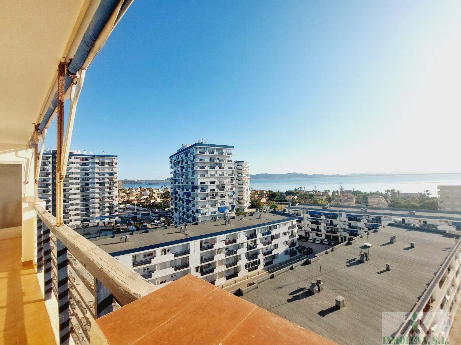 For sale of apartment in La Manga del Mar Menor