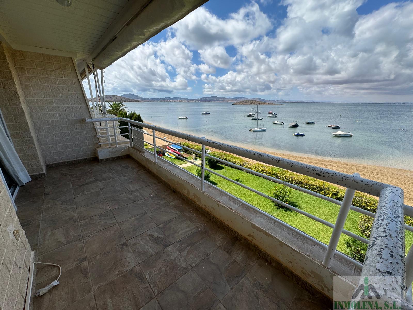 For sale of flat in La Manga del Mar Menor