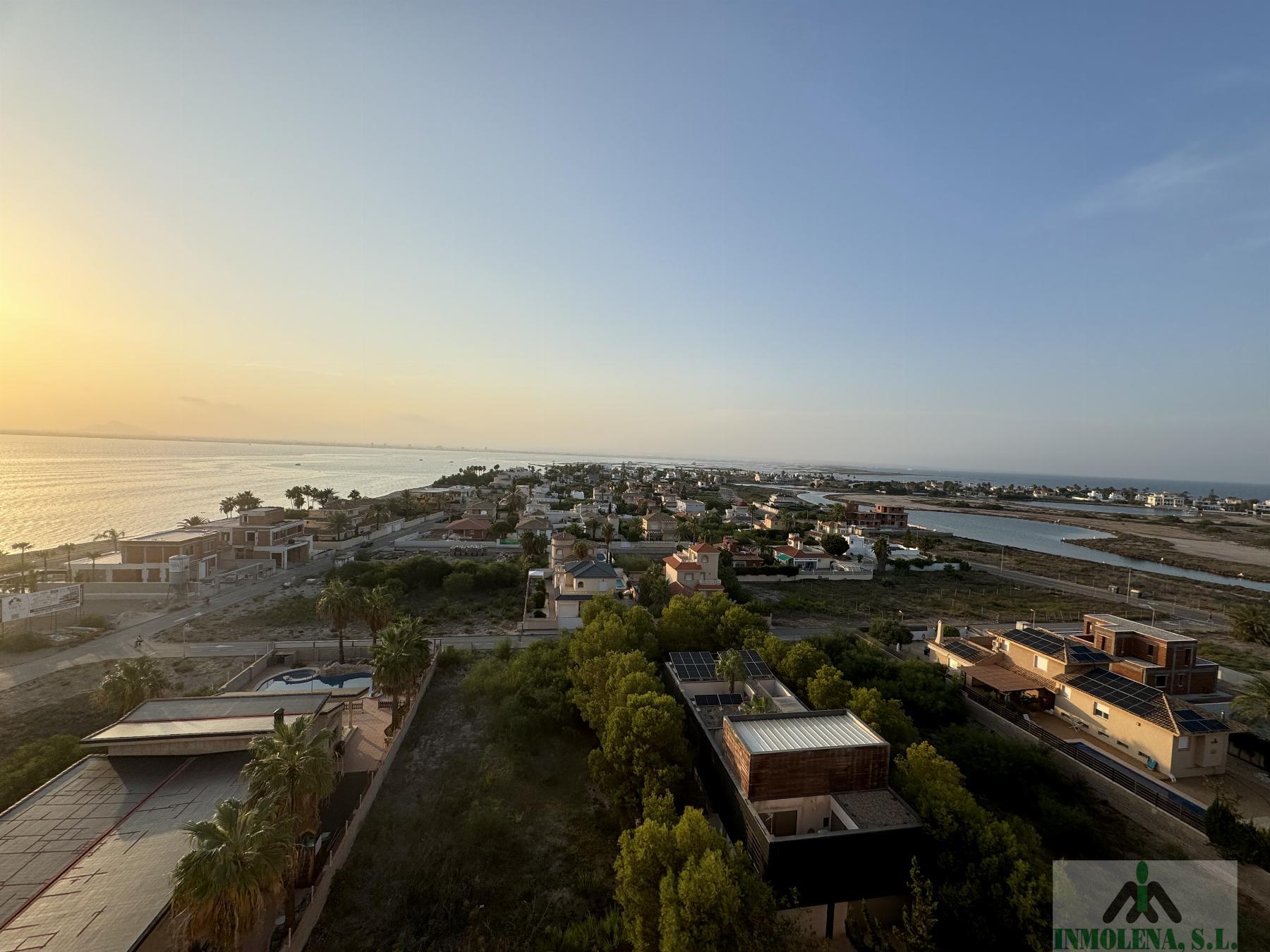 For sale of flat in La Manga del Mar Menor