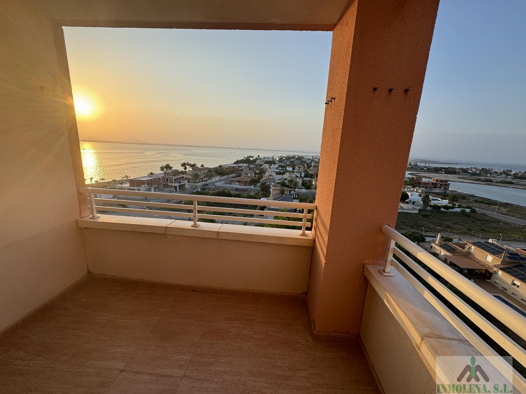For sale of flat in La Manga del Mar Menor