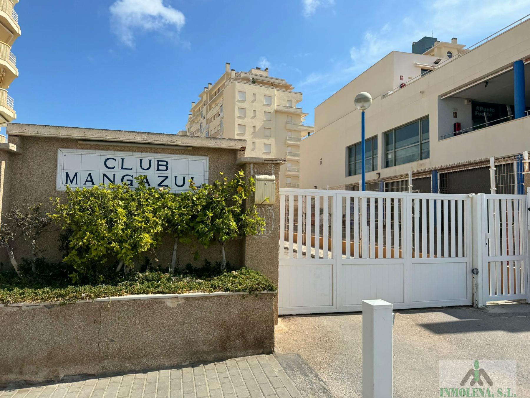 Venta de garaje en La Manga del Mar Menor