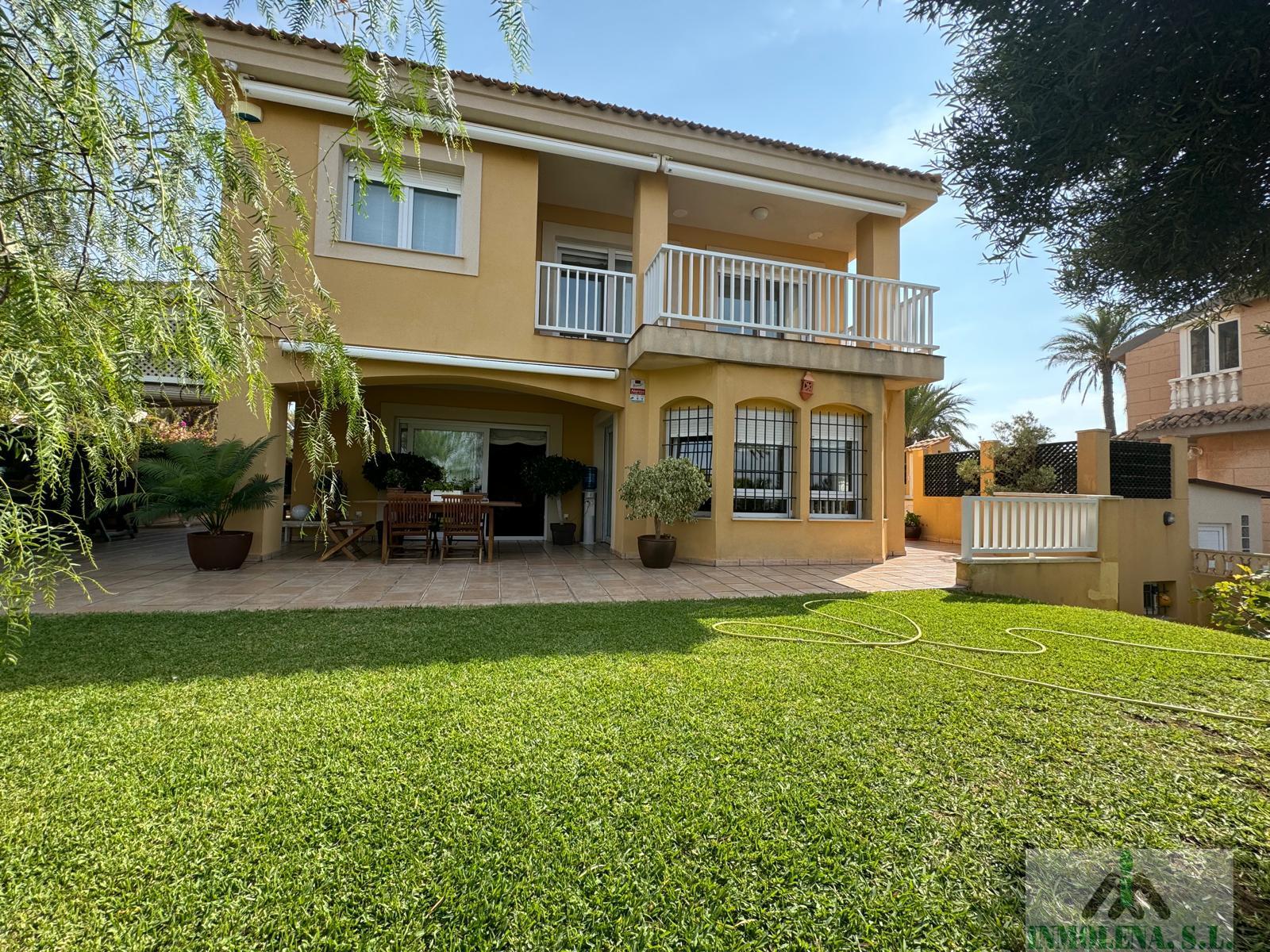 For sale of house in La Manga del Mar Menor