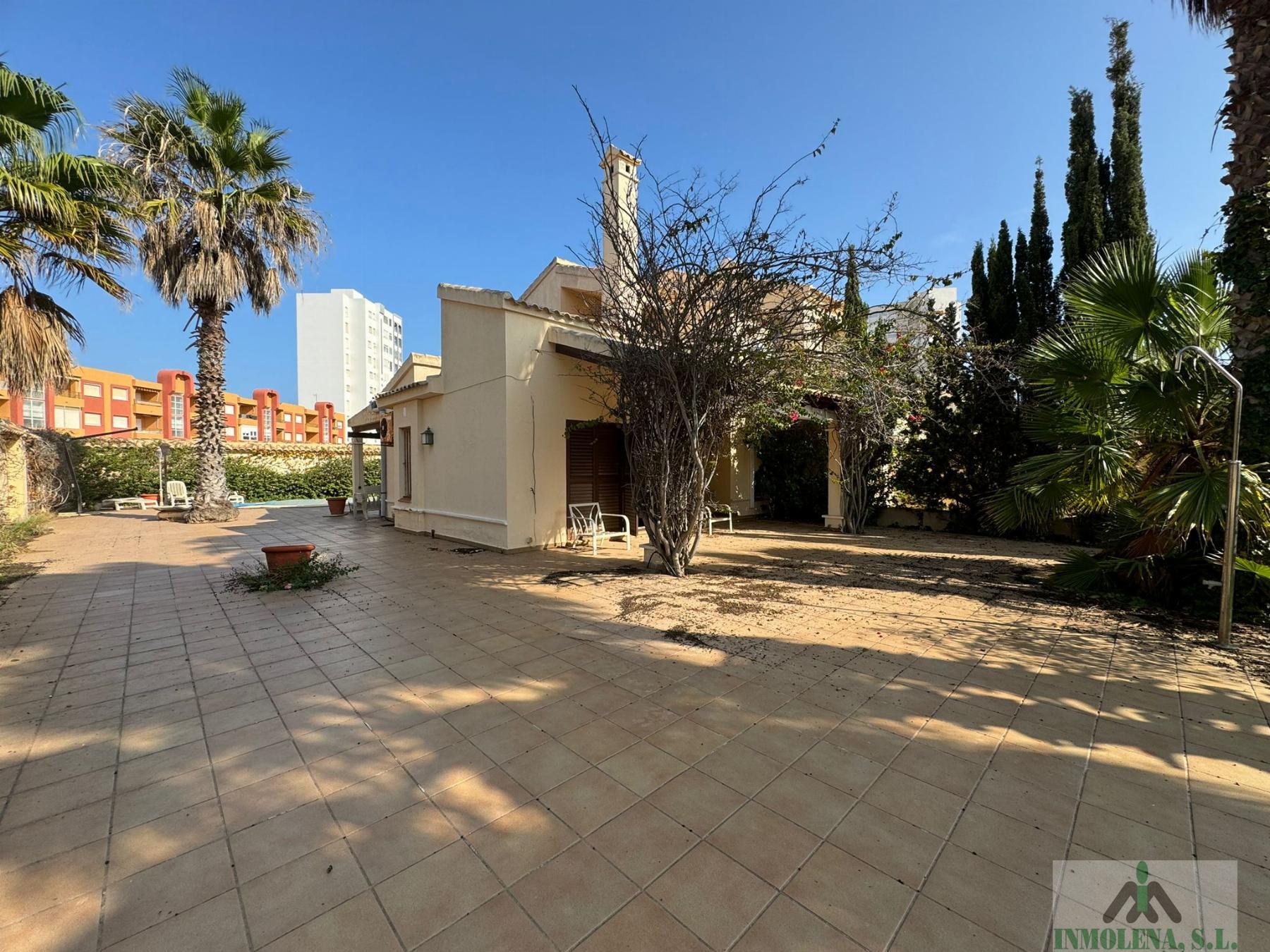 For sale of chalet in La Manga del Mar Menor