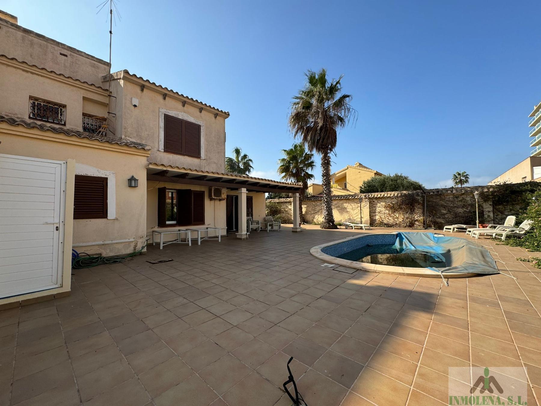 For sale of chalet in La Manga del Mar Menor