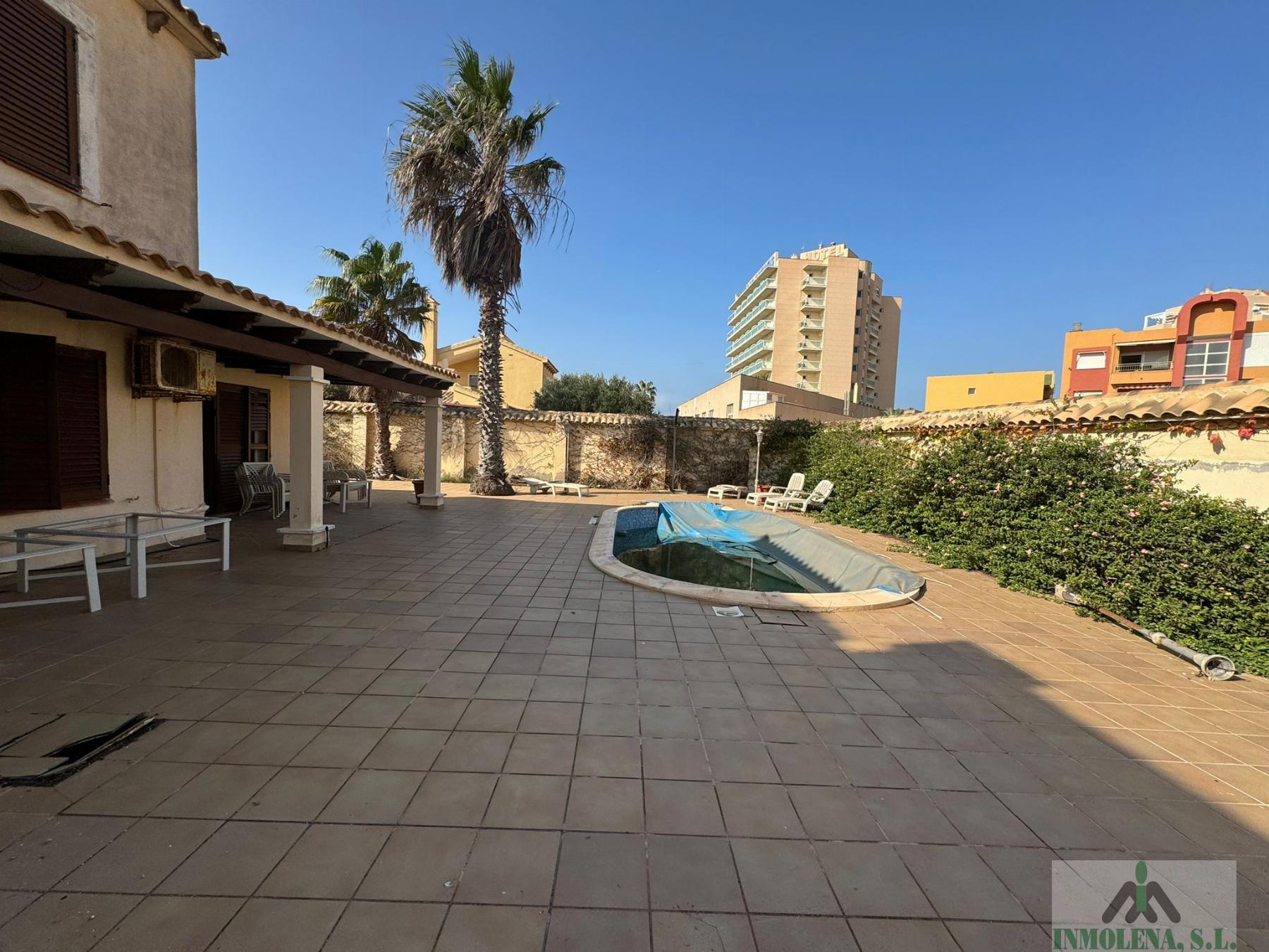 For sale of chalet in La Manga del Mar Menor
