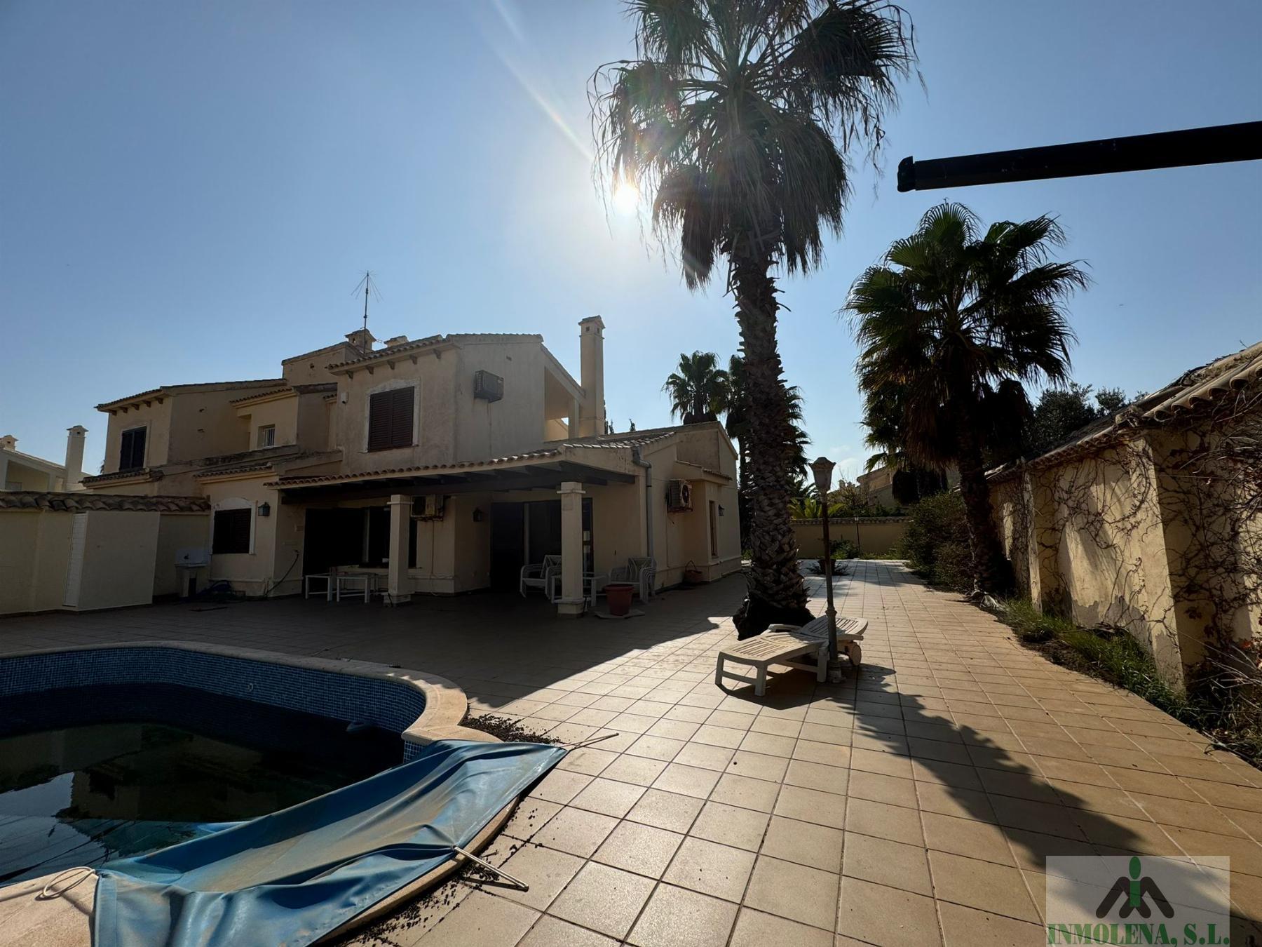For sale of chalet in La Manga del Mar Menor