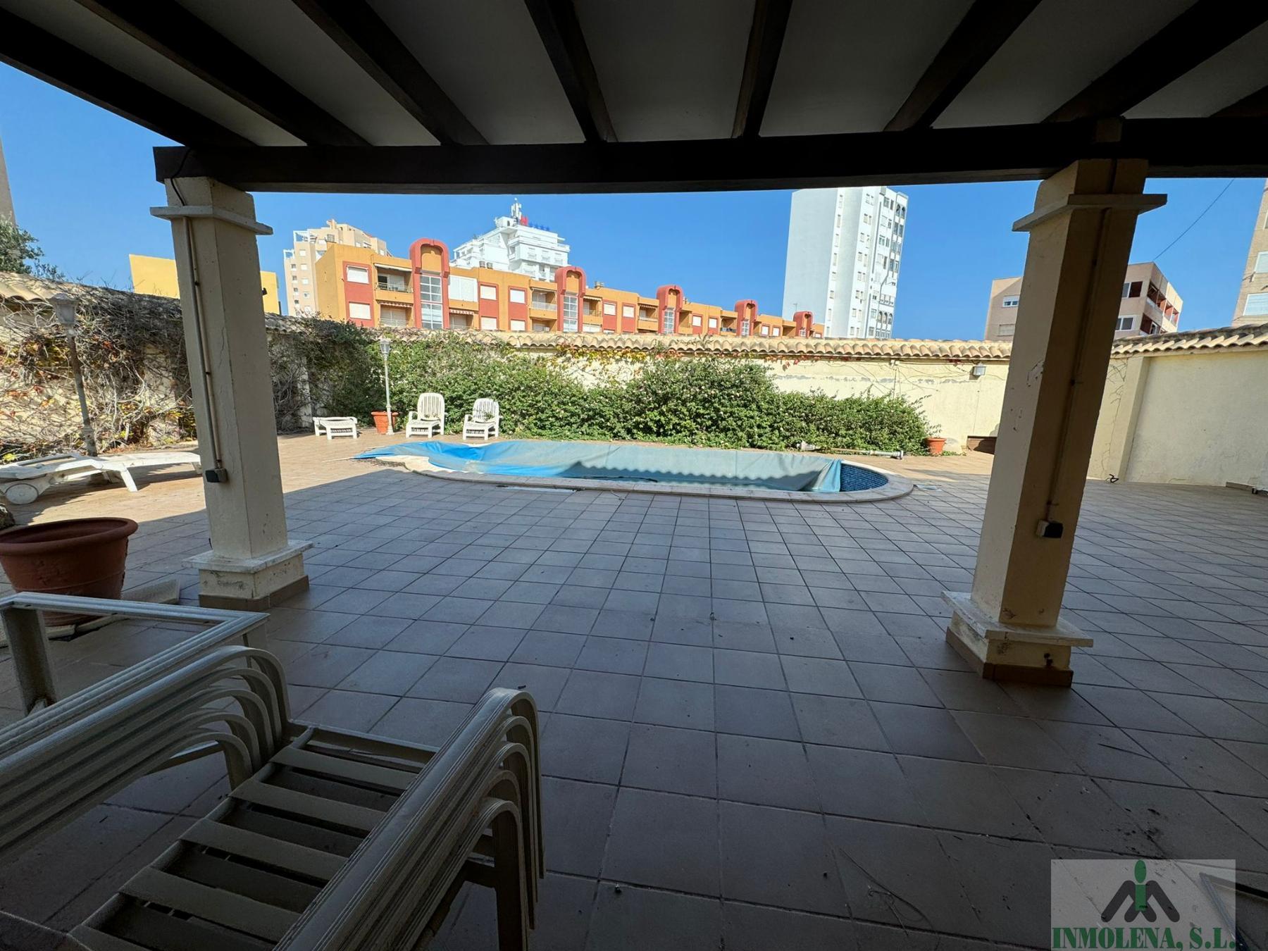 For sale of chalet in La Manga del Mar Menor