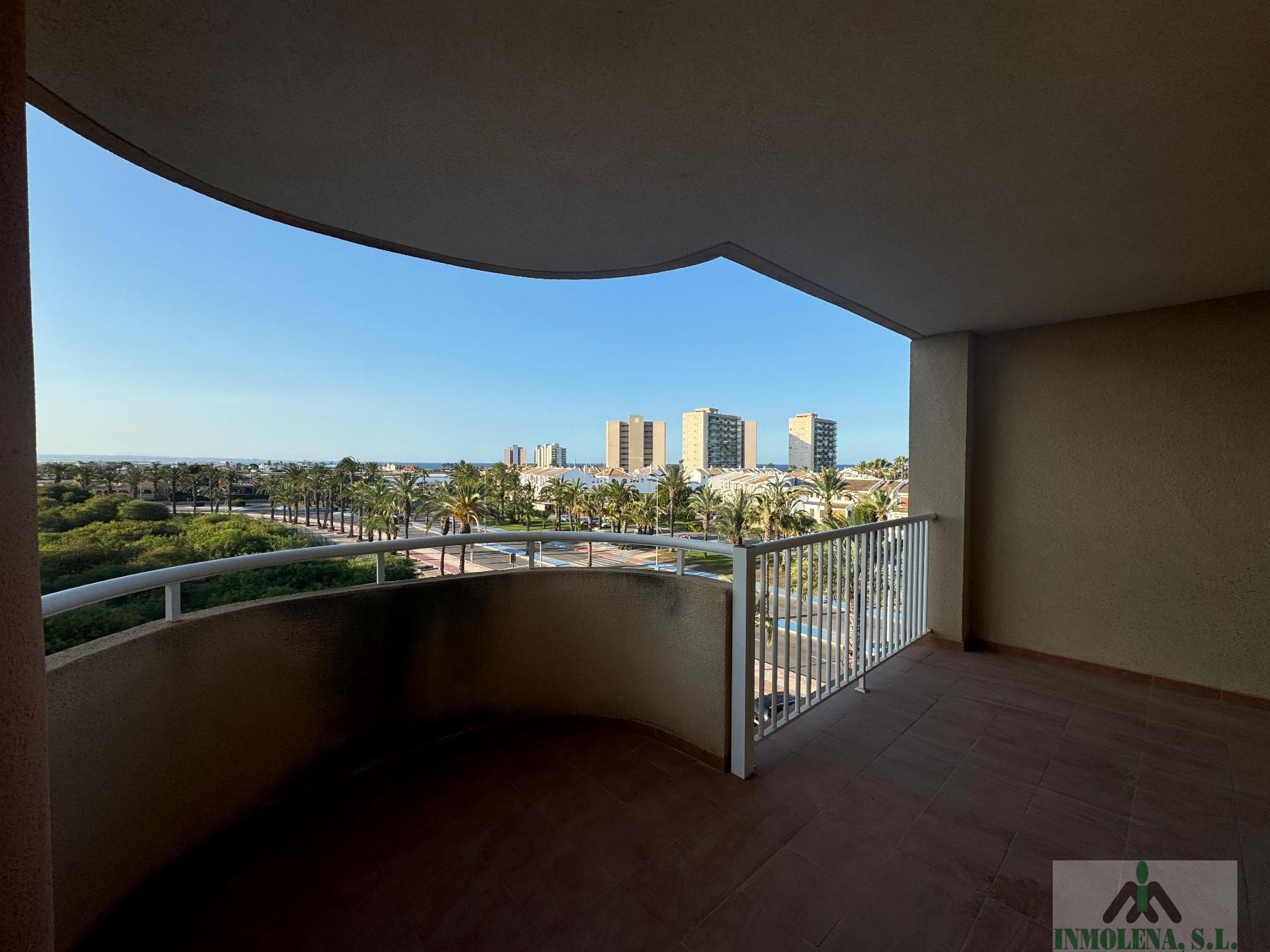 For sale of flat in La Manga del Mar Menor
