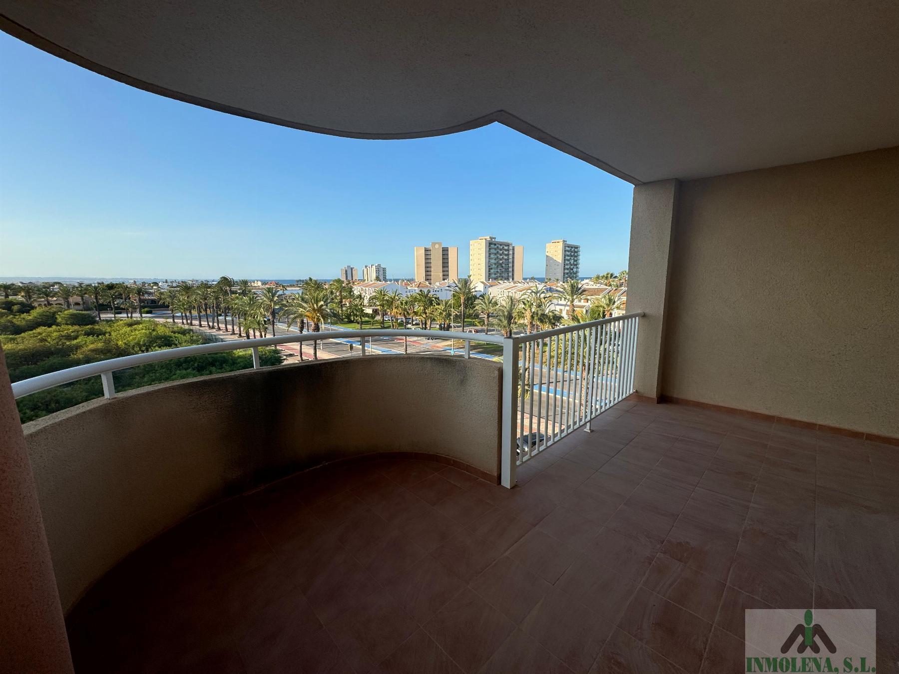 For sale of flat in La Manga del Mar Menor