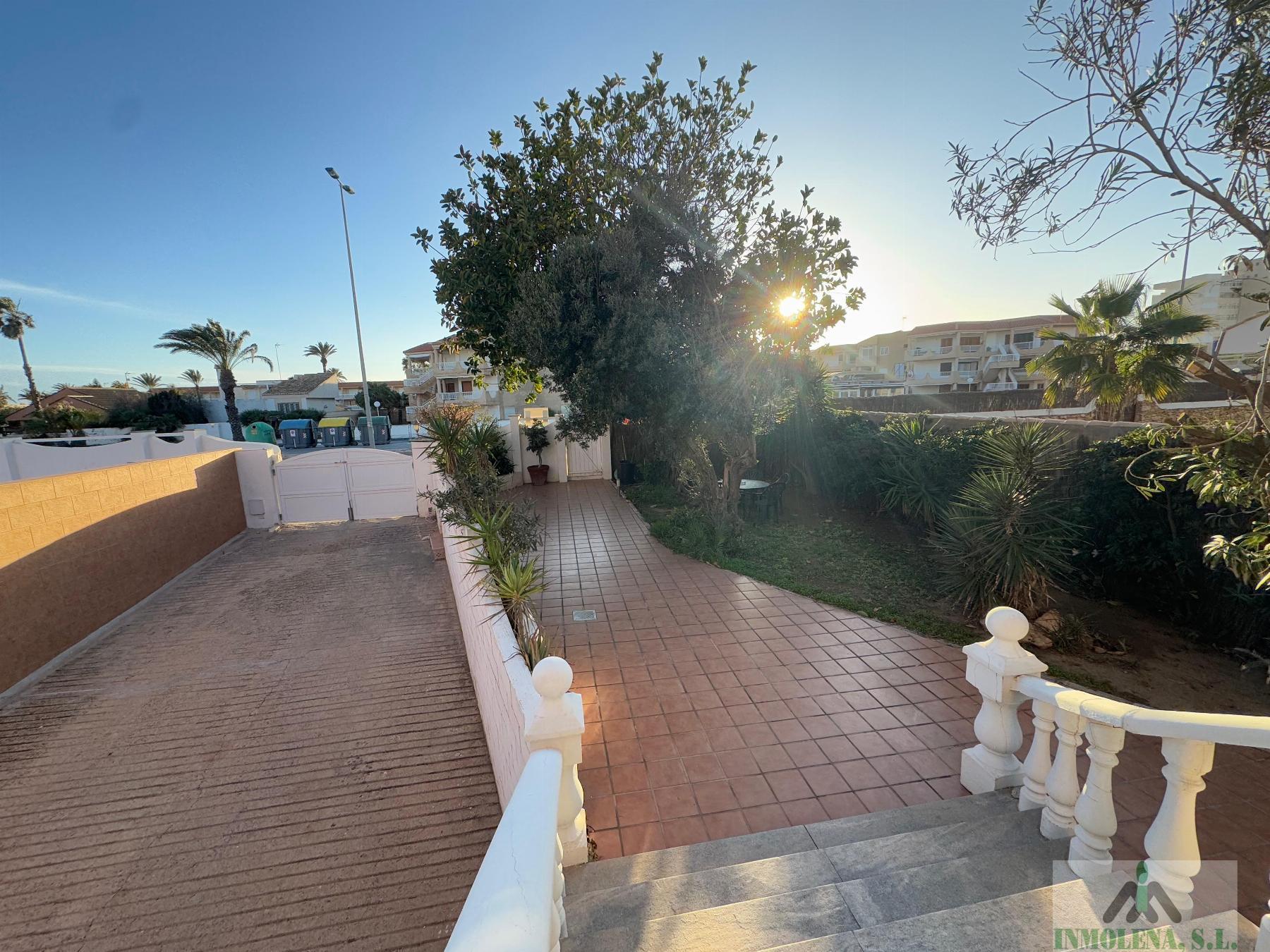 For sale of chalet in La Manga del Mar Menor