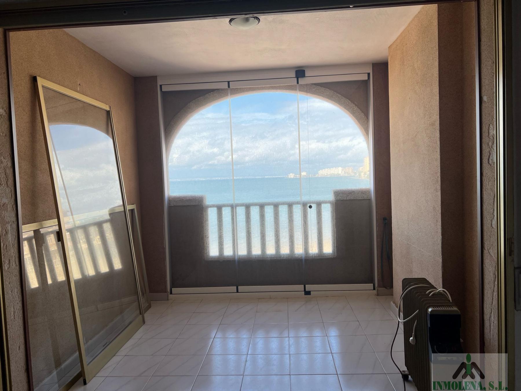 For sale of flat in La Manga del Mar Menor