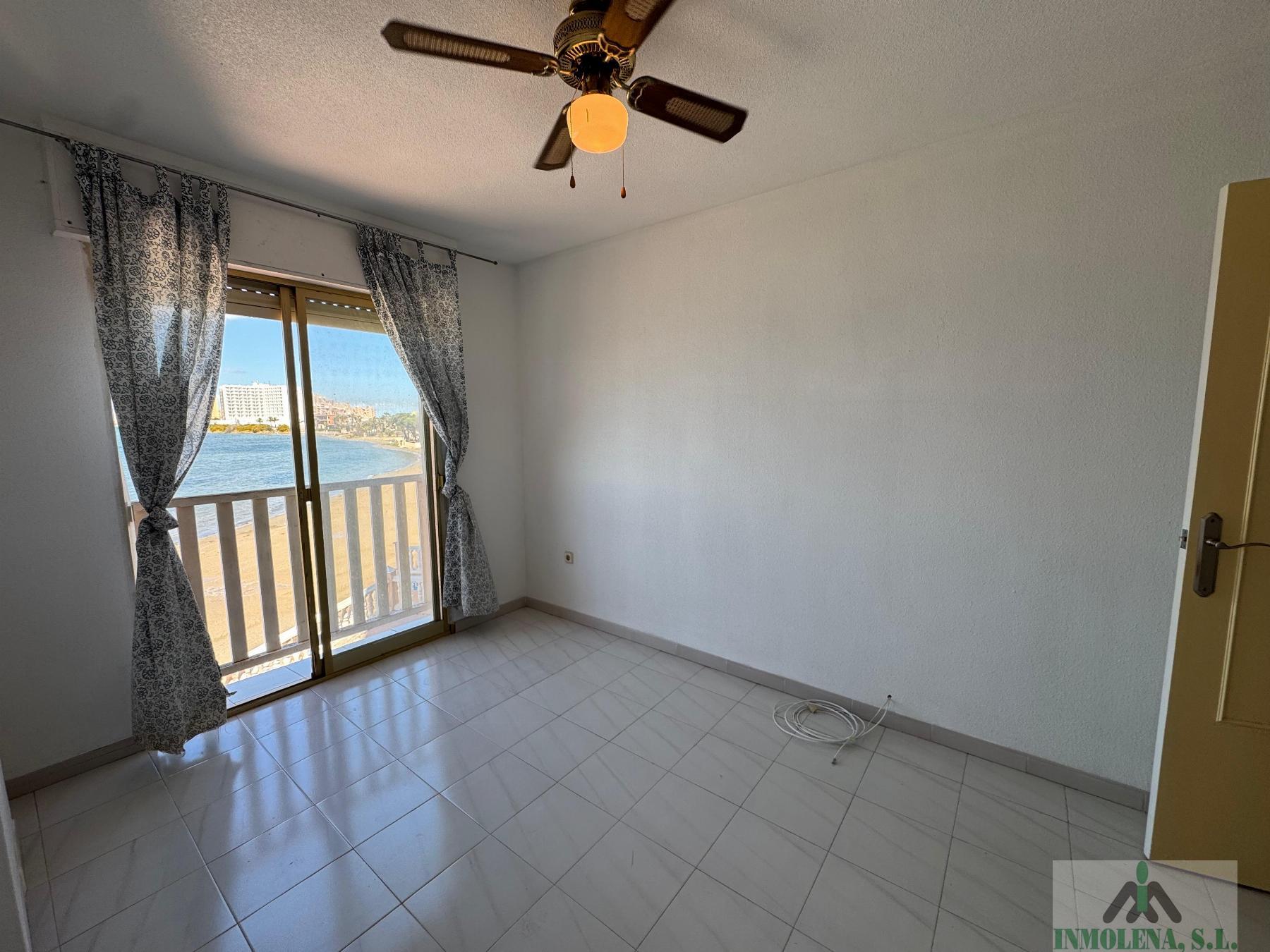 For sale of flat in La Manga del Mar Menor