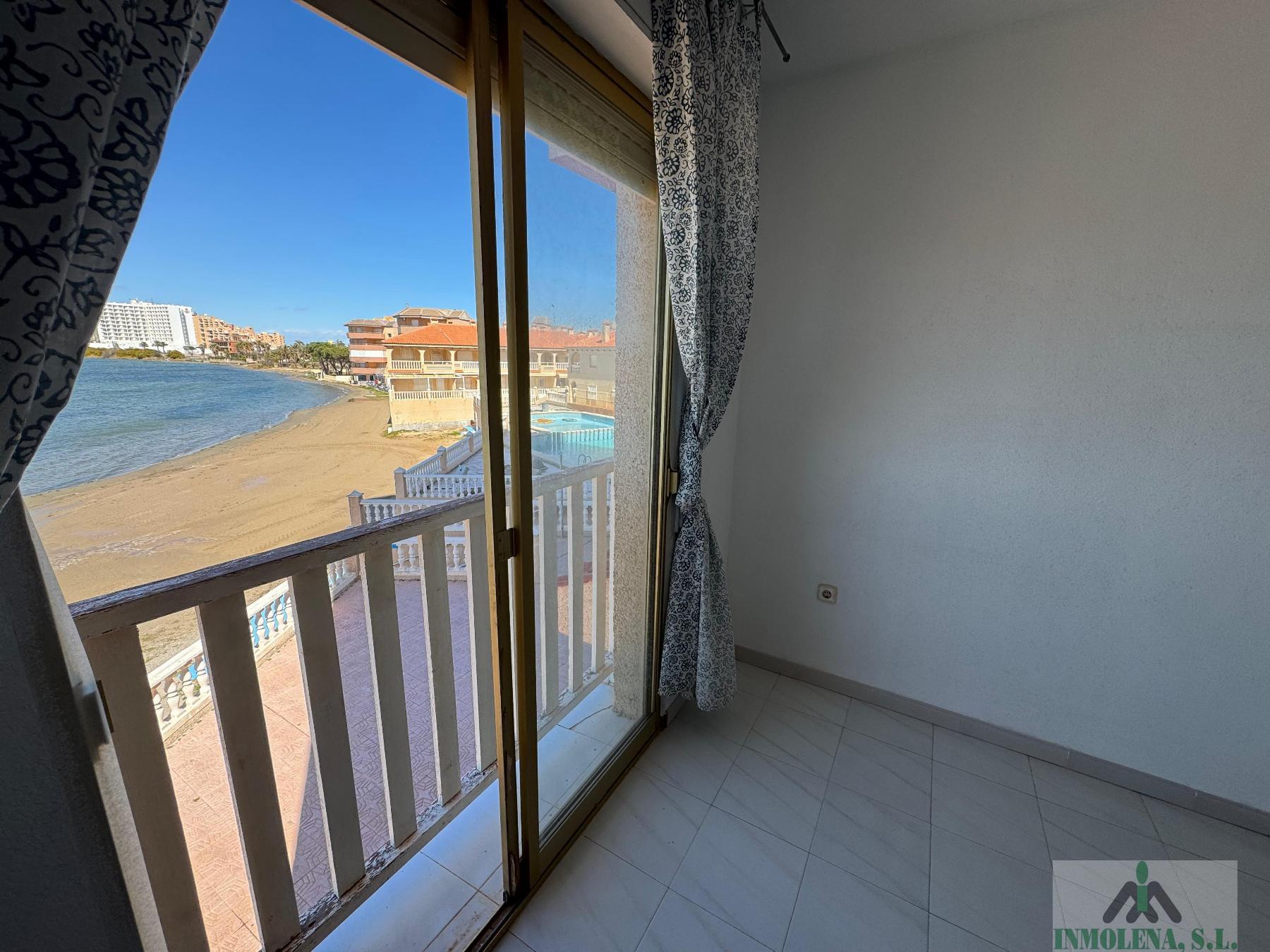 For sale of flat in La Manga del Mar Menor