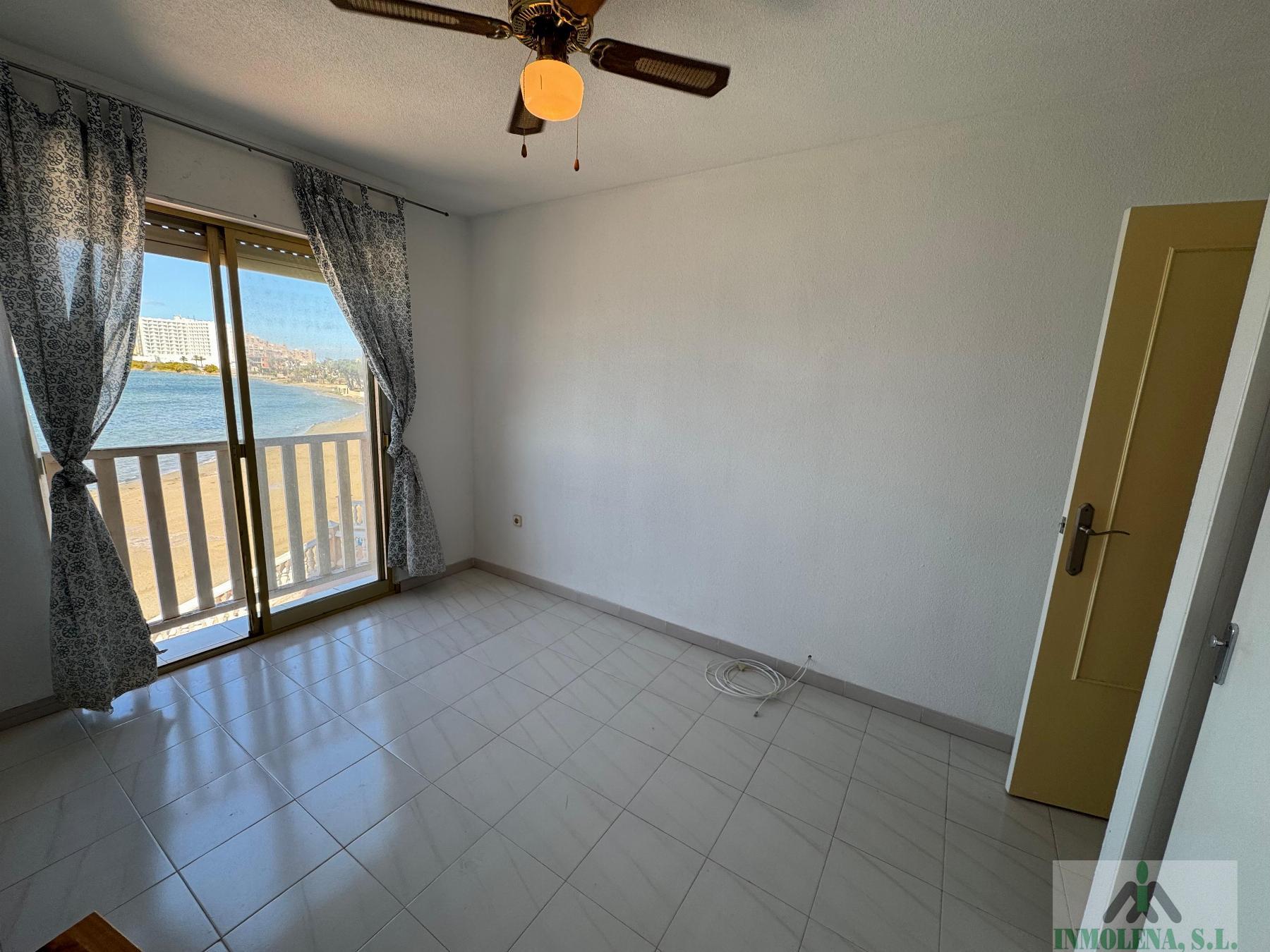 For sale of flat in La Manga del Mar Menor