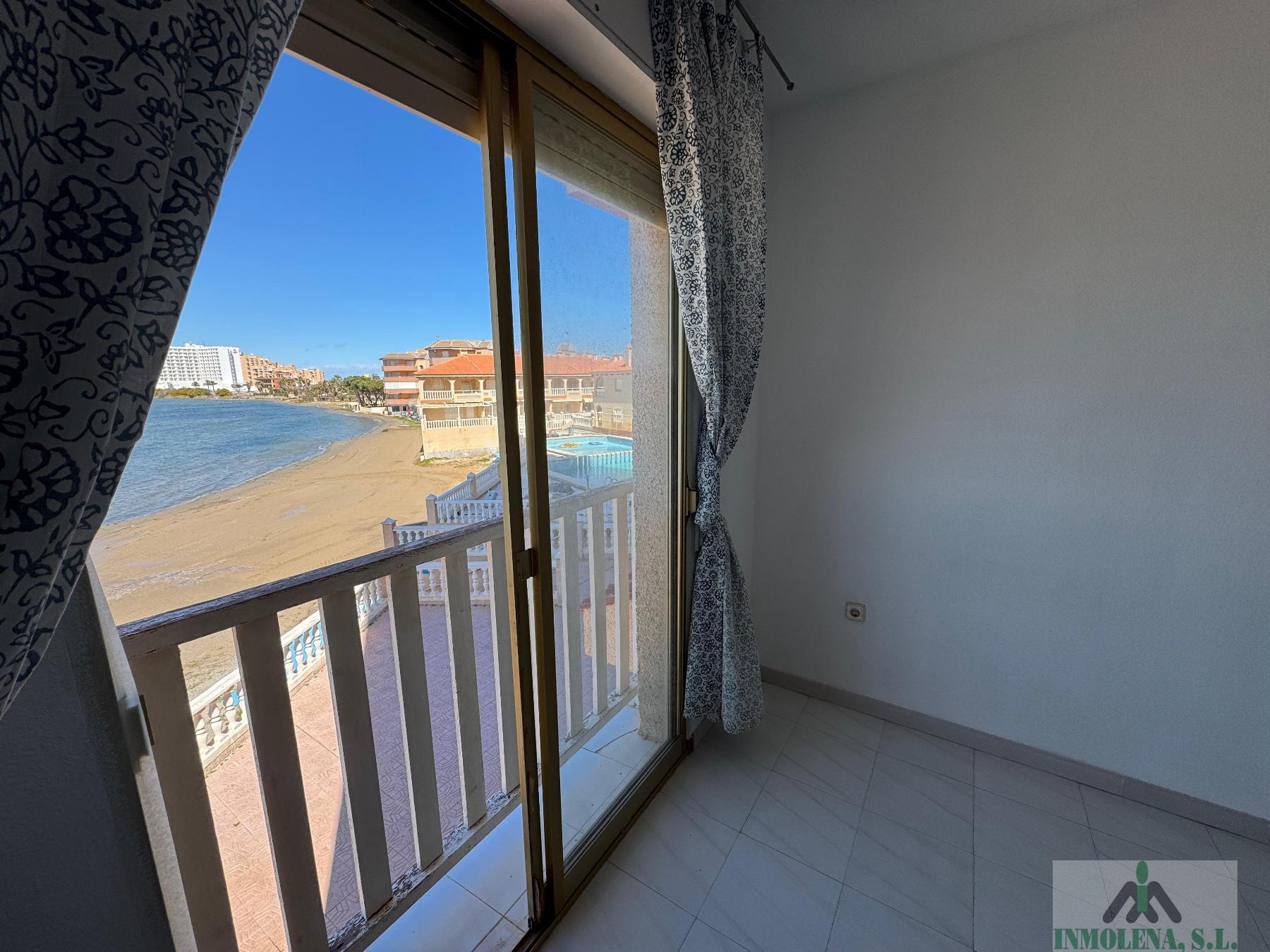 For sale of flat in La Manga del Mar Menor