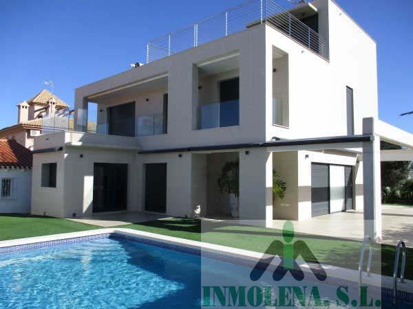 For sale of chalet in La Manga del Mar Menor