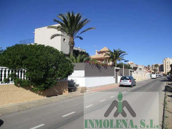 For sale of chalet in La Manga del Mar Menor