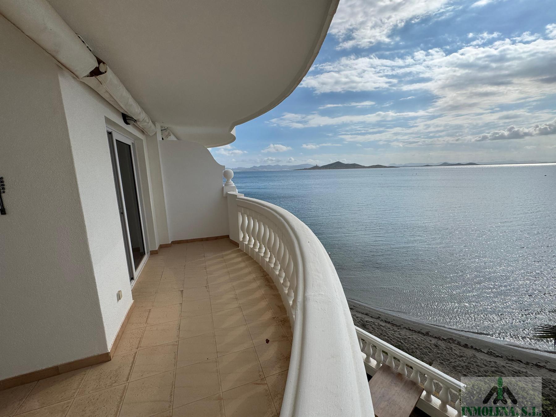 For sale of apartment in La Manga del Mar Menor