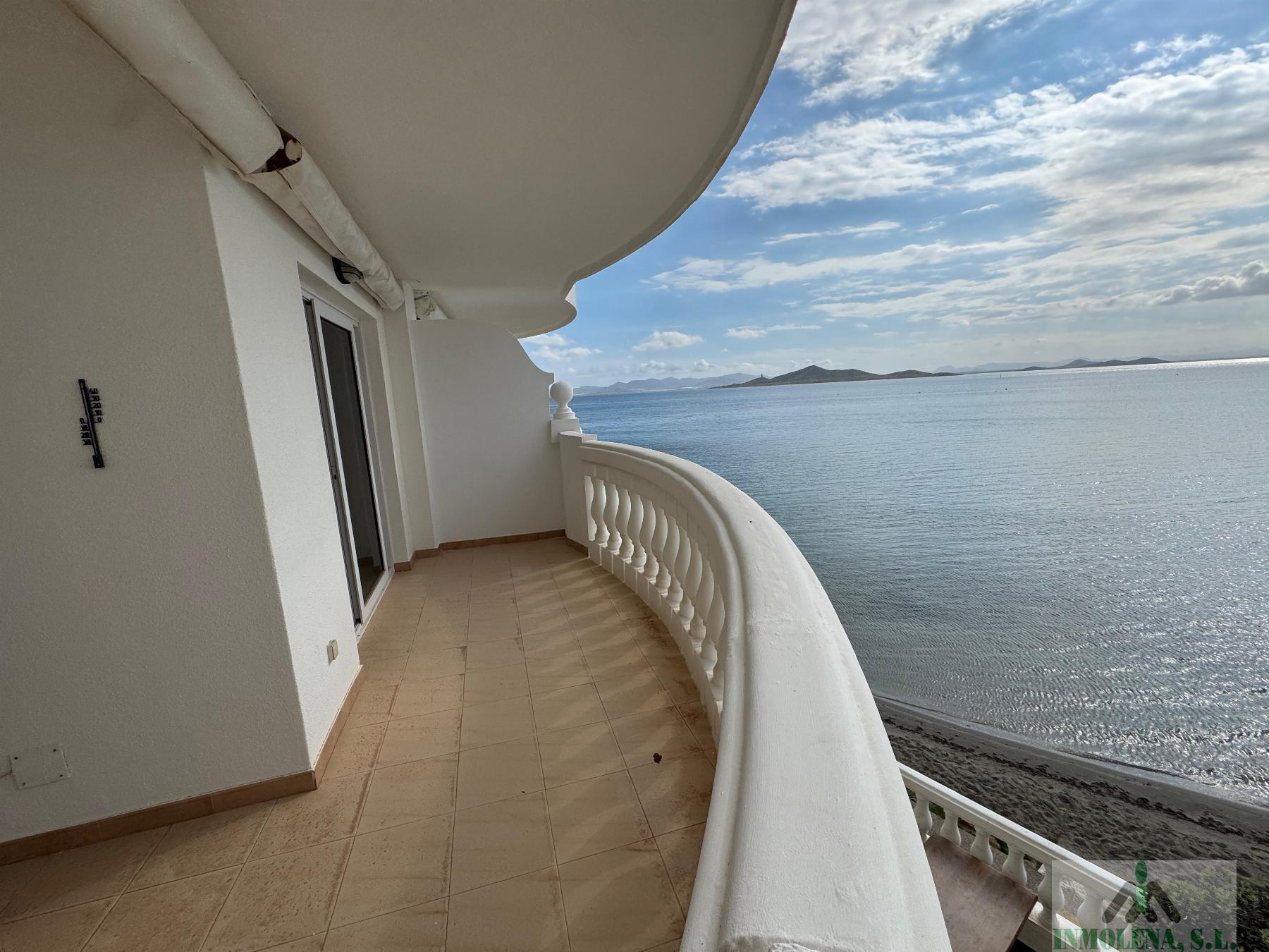 For sale of apartment in La Manga del Mar Menor