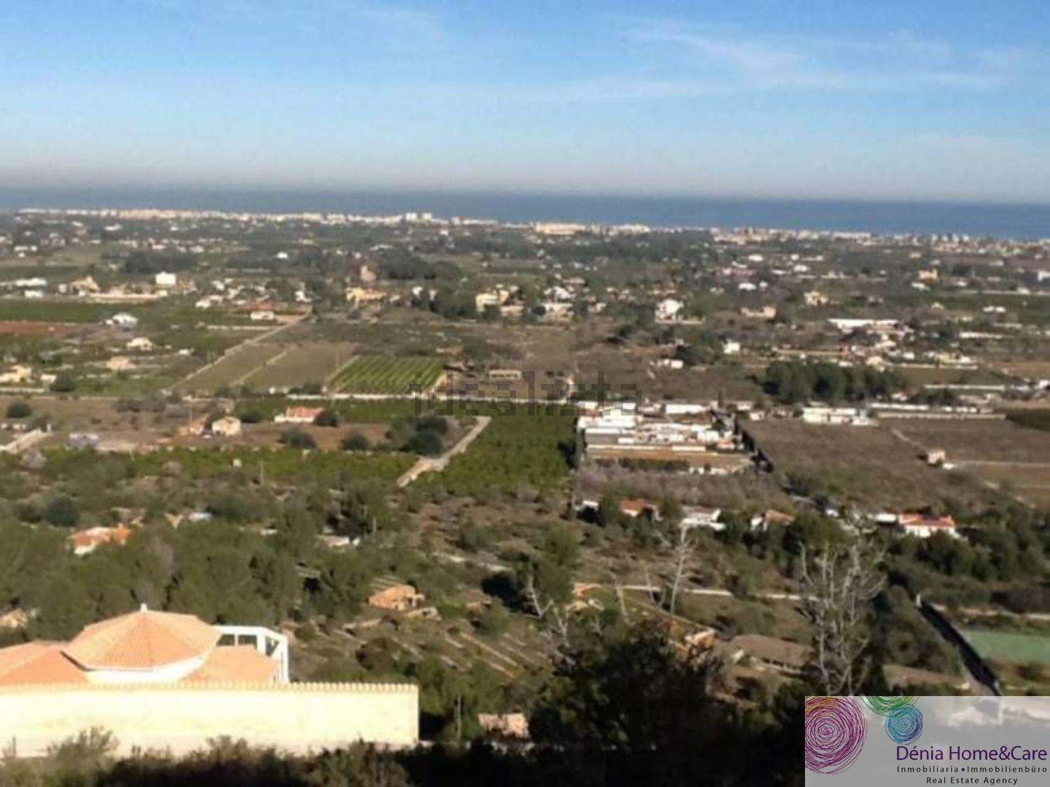 For sale of land in Dénia
