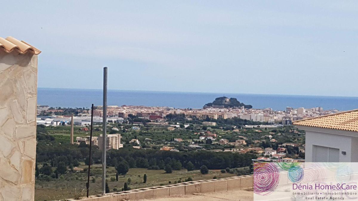 For sale of land in Dénia