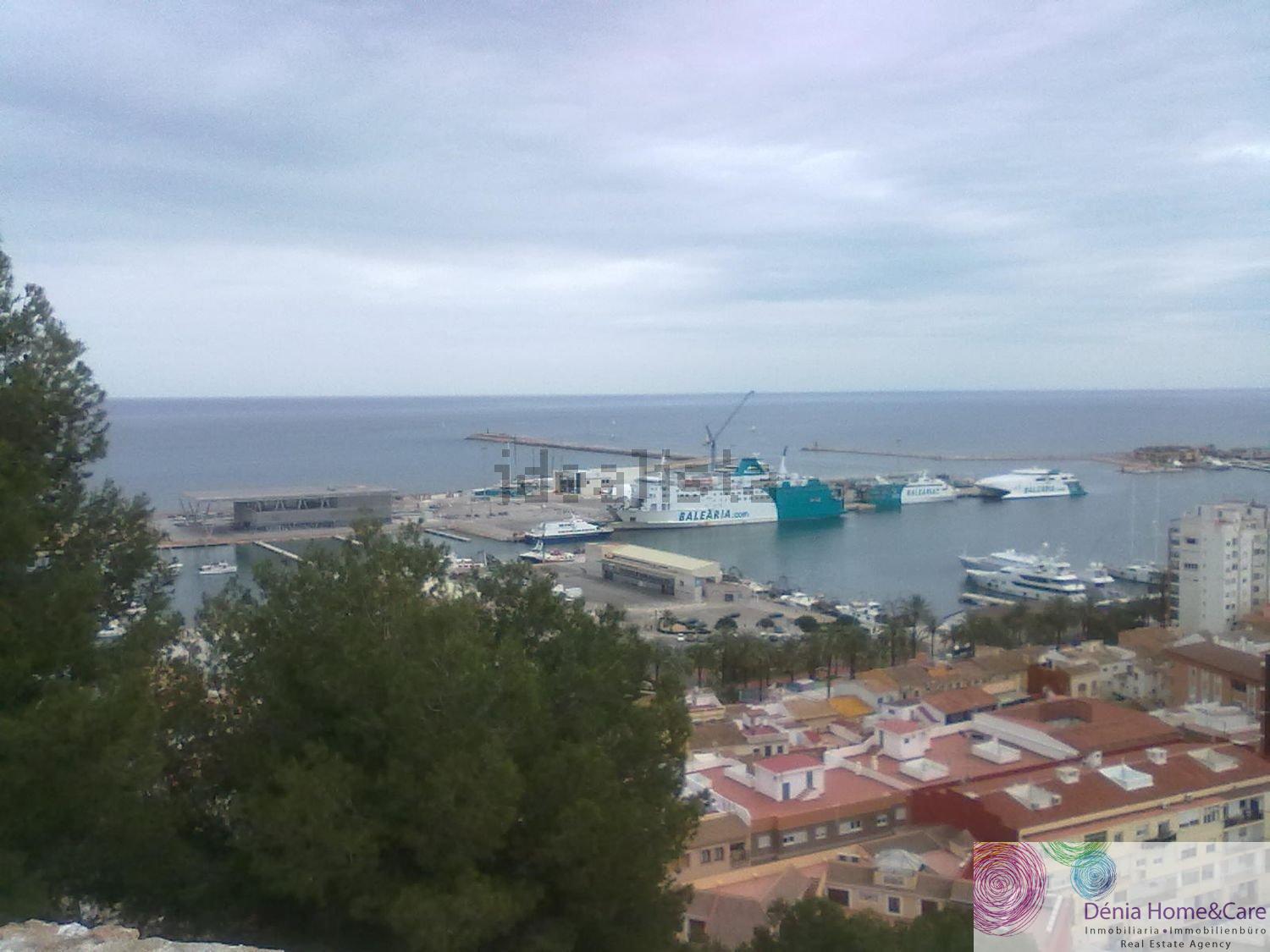 For sale of land in Dénia
