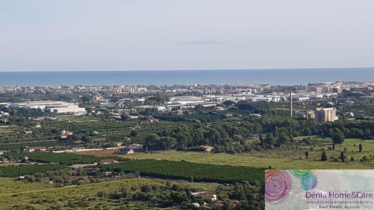 For sale of land in Dénia