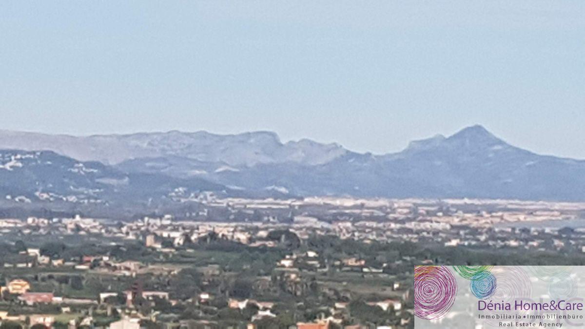 For sale of land in Dénia