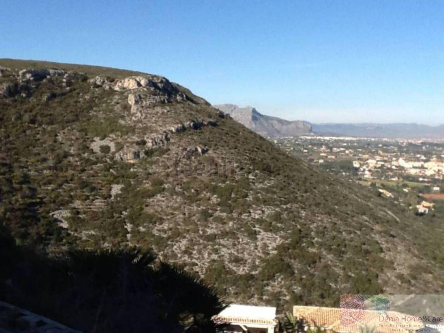 For sale of land in Dénia