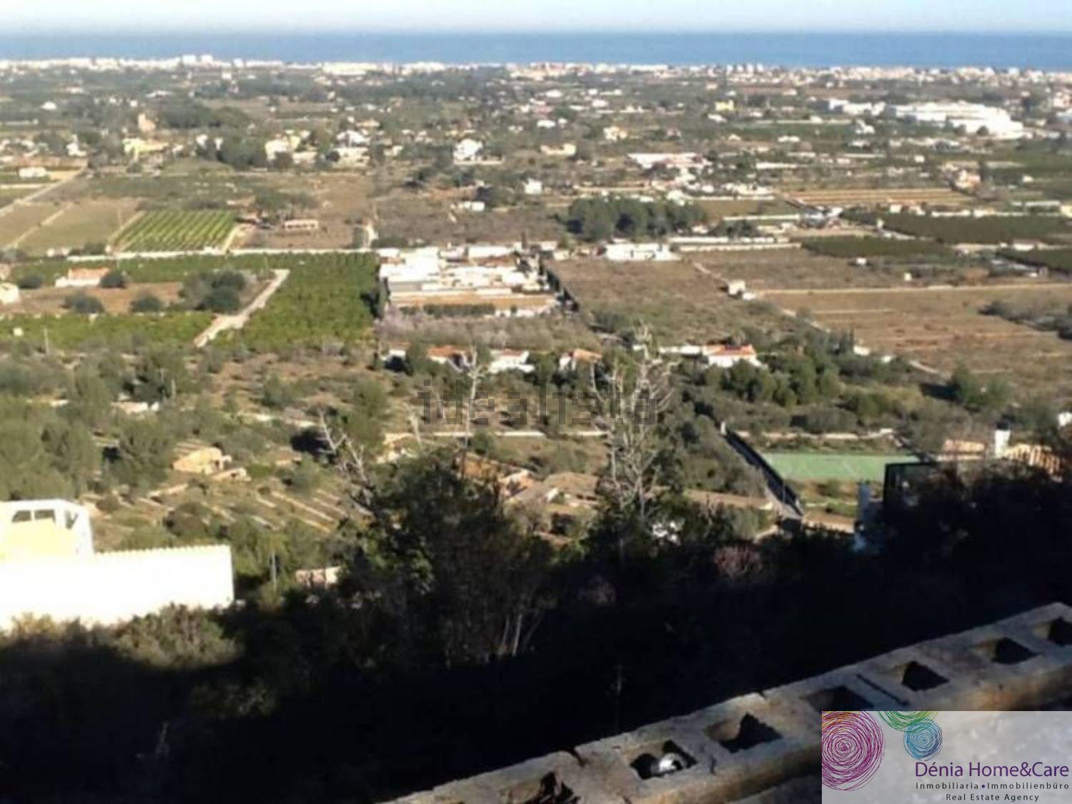 For sale of land in Dénia