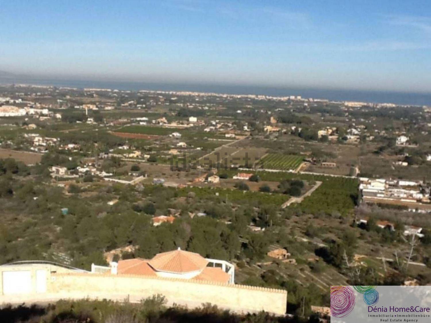 For sale of land in Dénia