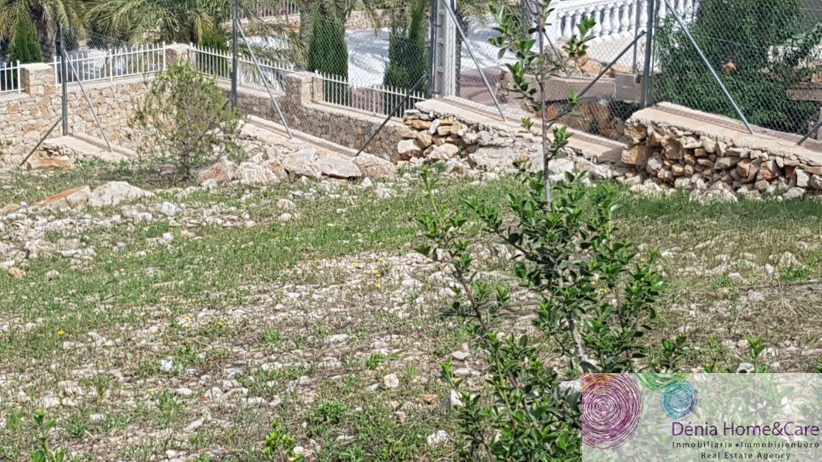 For sale of land in Dénia