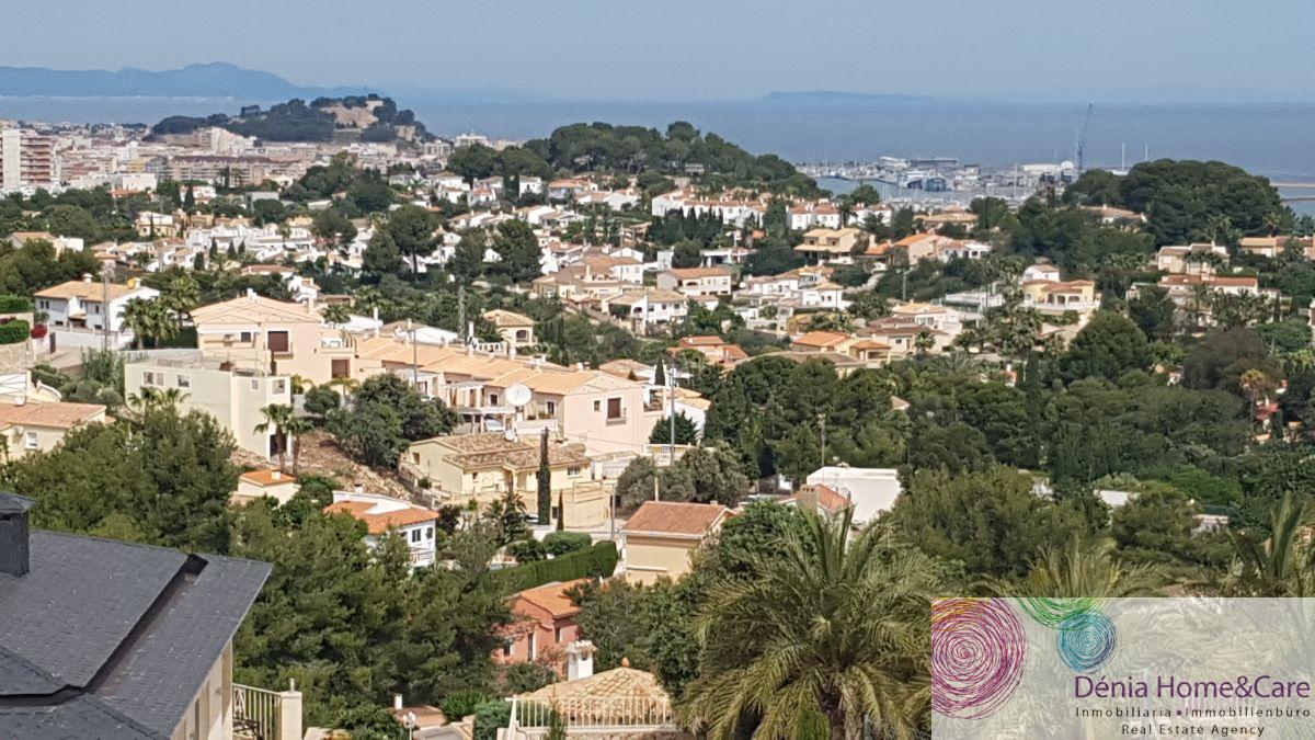 For sale of land in Dénia