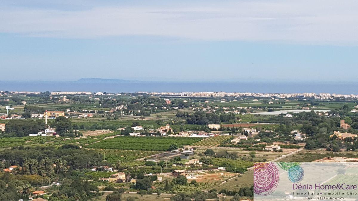 For sale of land in Dénia